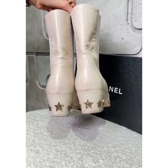 Chanel Paris-Dallas Beige Leather Ankle Boots - Size 37 - Picture 5 of 16